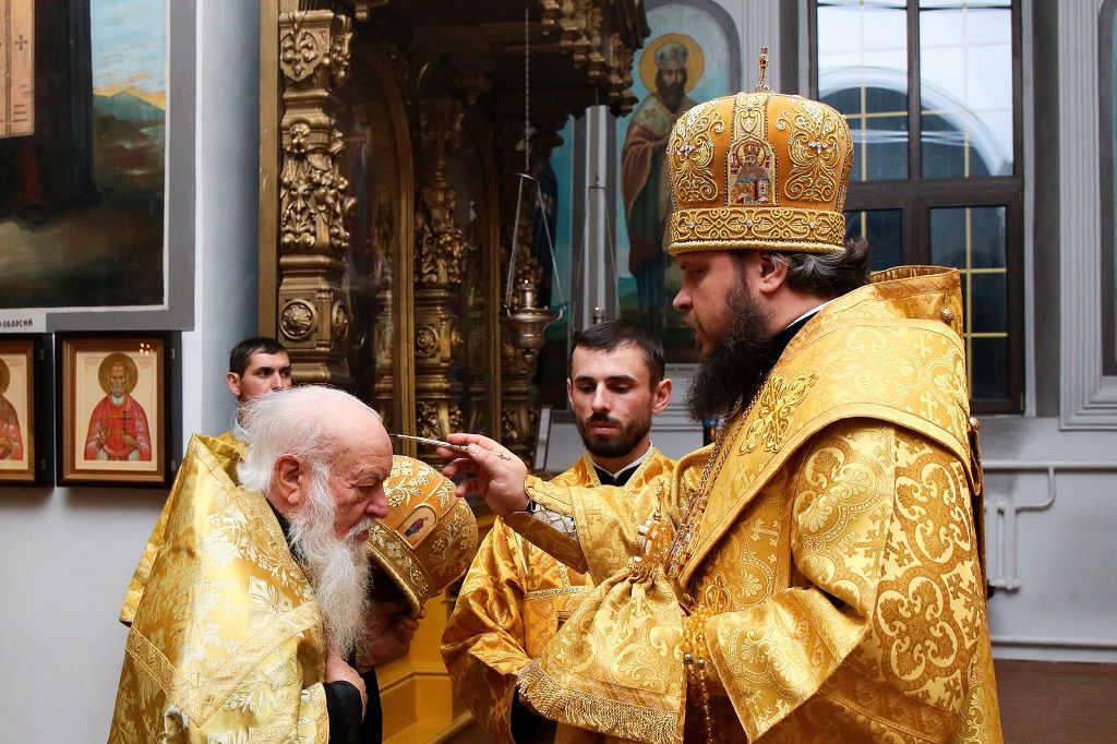 Всенощное бдение в Знаменском кафедральном соборе