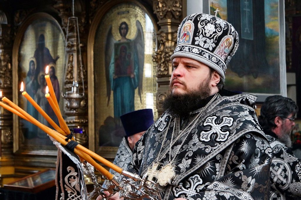 В Великую Среду епископ Сергий совершил Литургию Преждеосвященных Даров