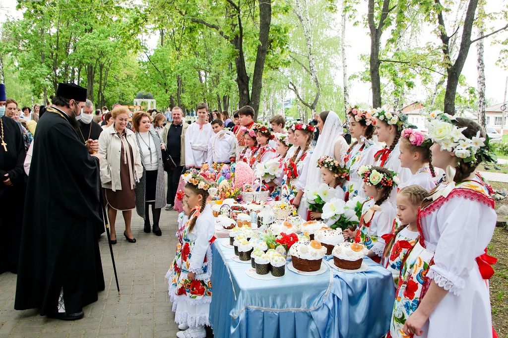 Архипастырь посетил Пасхальное мероприятие – «Праздник куличей»