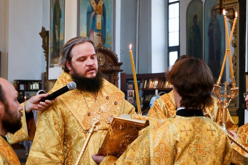 Всенощное богослужение в Знаменском кафедральном соборе
