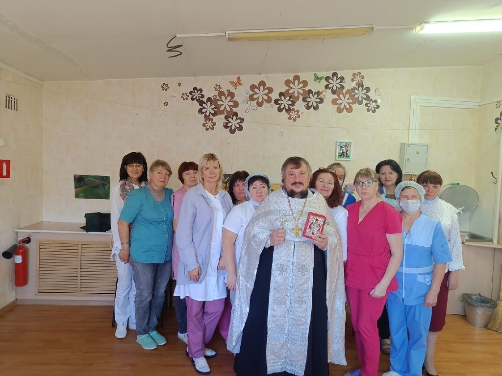 Священник посетил психоневрологический диспансер в Борисоглебске
