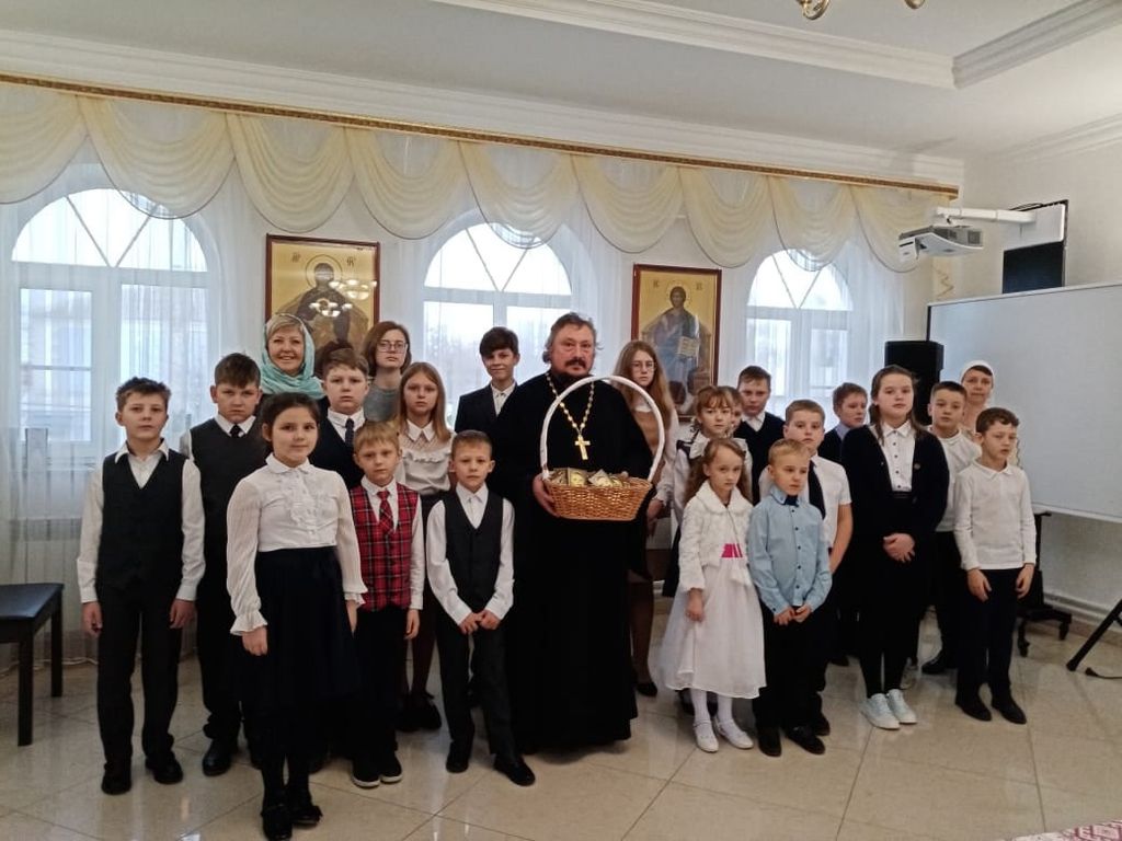 ПРАЗДНИЧНЫЙ КОНЦЕРТ ДЛЯ СОТРУДНИКОВ ЗНАМЕНСКОГО СОБОРА