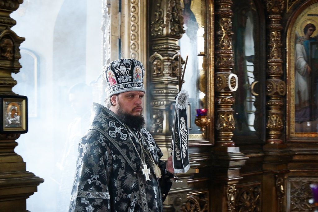 В Великий Понедельник епископ Сергий совершил Литургию Преждеосвященных Даров