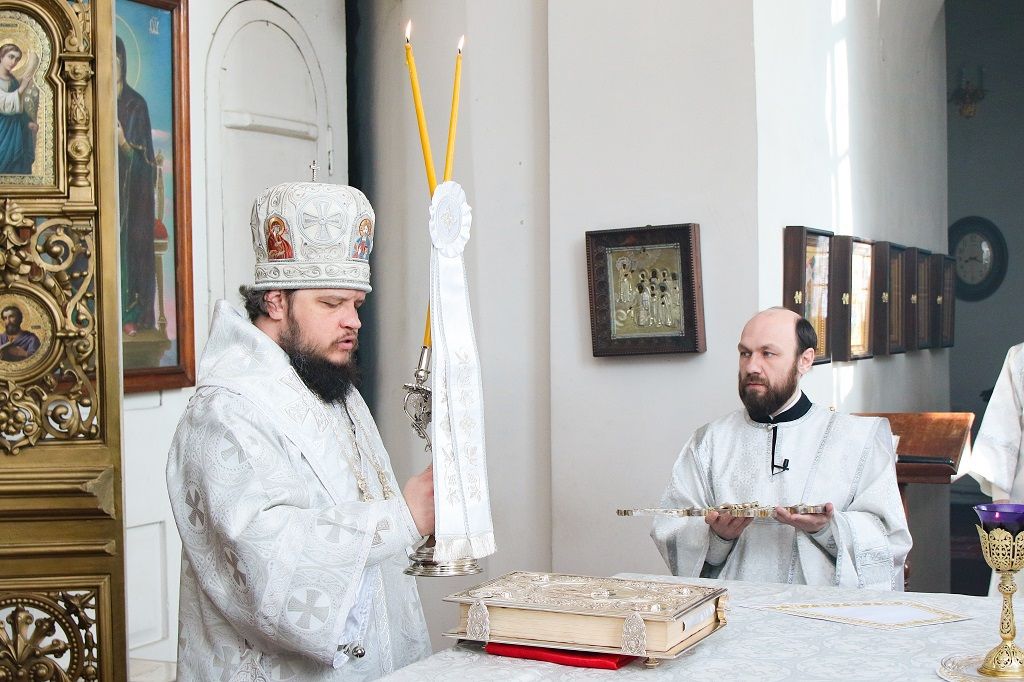 Богослужение в день поминовения усопших четвертой седмицы Великого поста