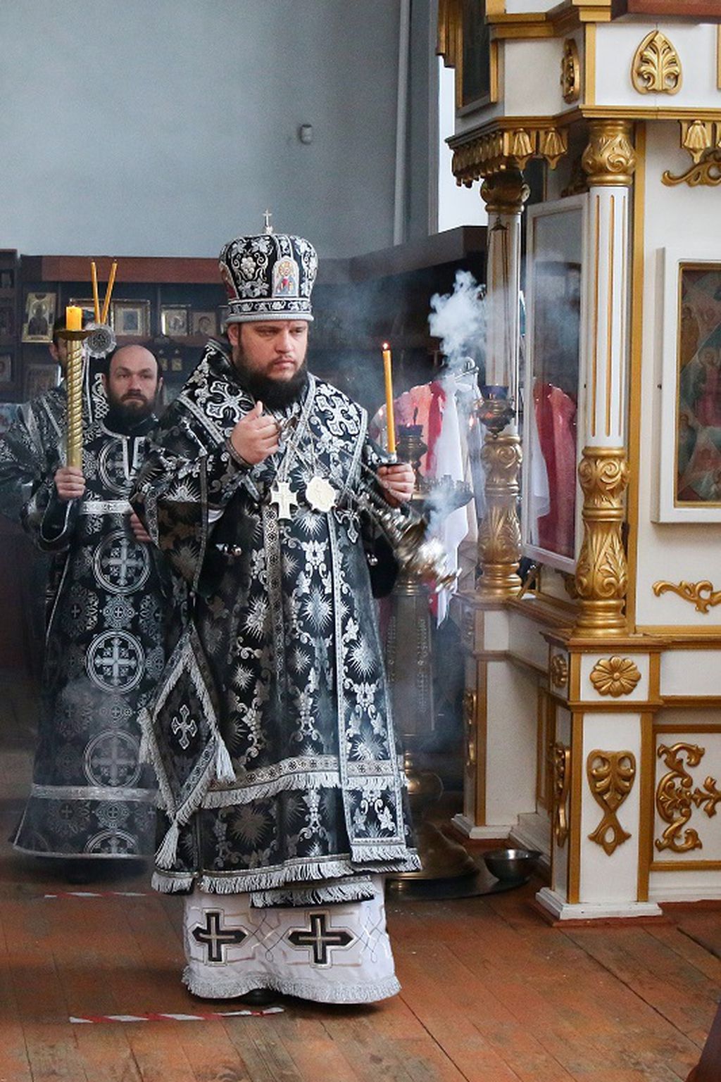 В Великую Пятницу епископ Сергий совершил чтение Царских Часов