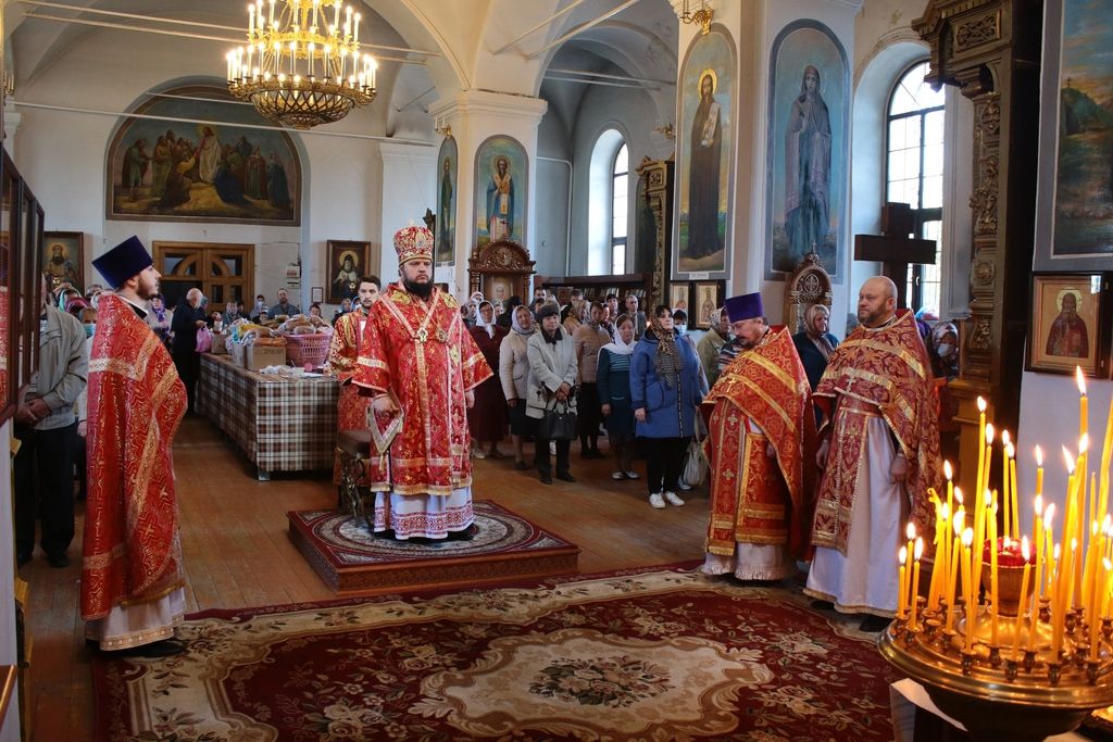Богослужение в день Радоницы