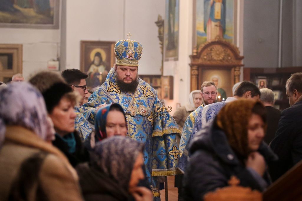 Богослужение в канун дня празднования иконы Божией Матери «Знамение»