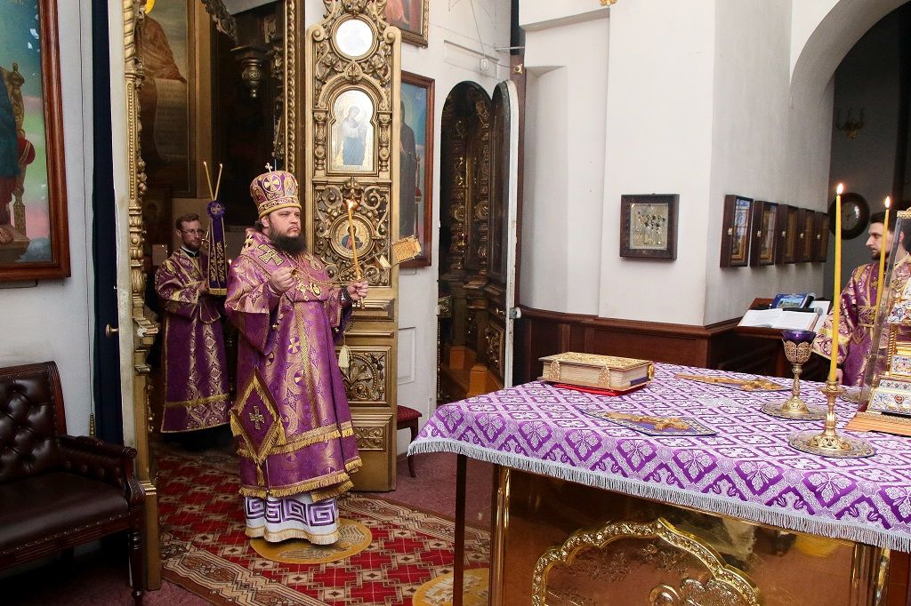 Всенощное бдение в Знаменском кафедральном соборе