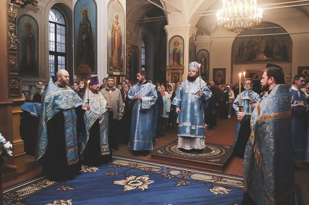 В канун праздника Благовещения Пресвятой Богородицы Владыка возглавил Всенощное бдение