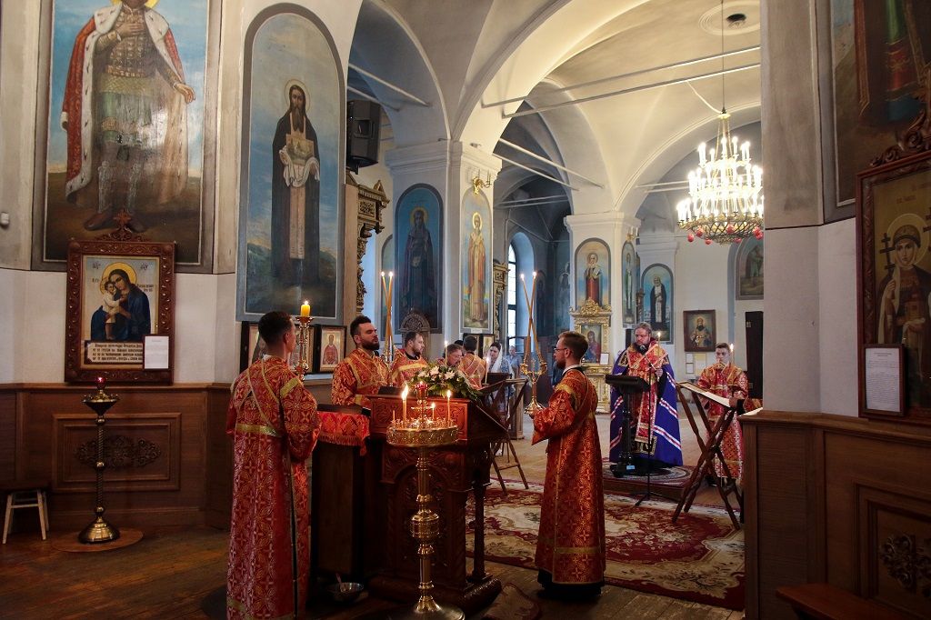 Акафистное пение в кафедральном соборе