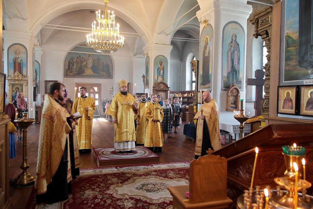 Всенощное бдение в Знаменском кафедральном соборе