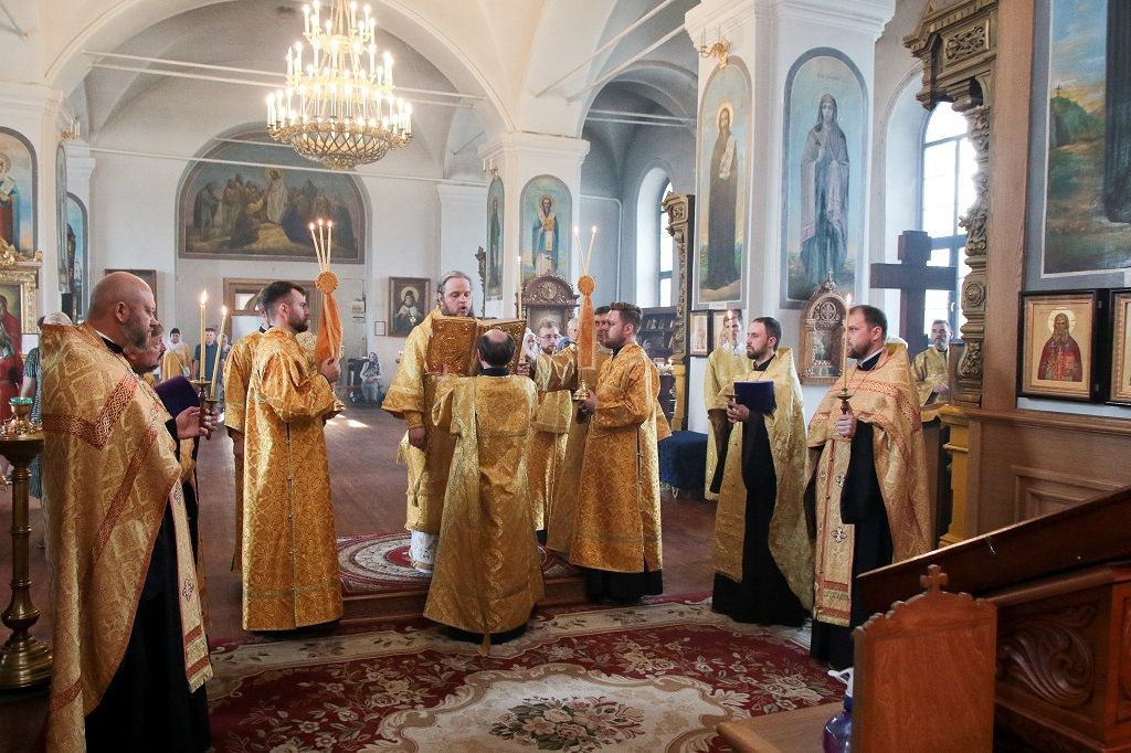 Всенощное бдение в Знаменском кафедральном соборе