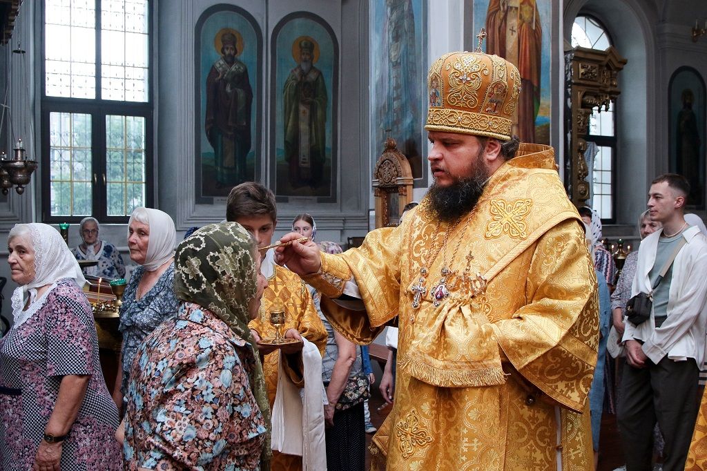 Всенощное бдение в Знаменском кафедральном соборе