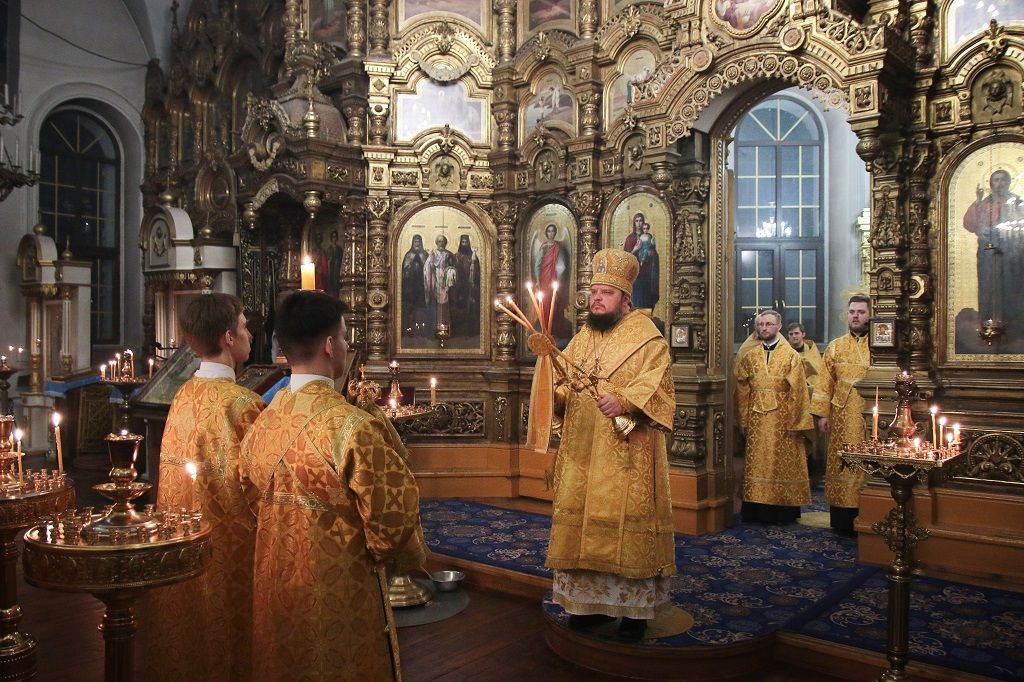 Всенощное бдение в Знаменском кафедральном соборе