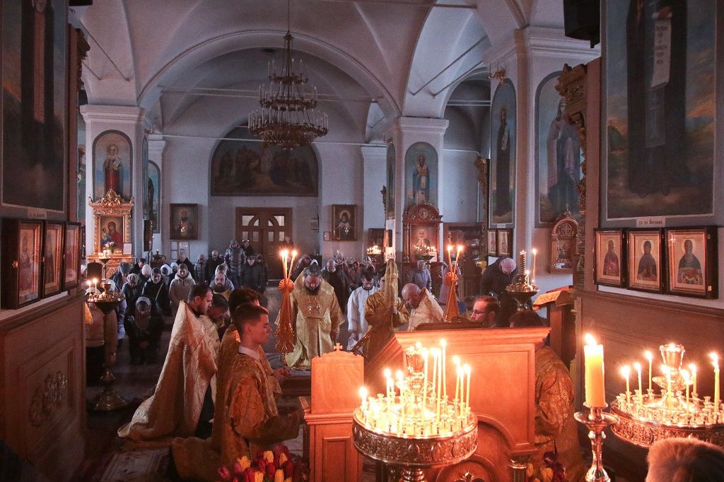 Всенощное бдение в Знаменском кафедральном соборе
