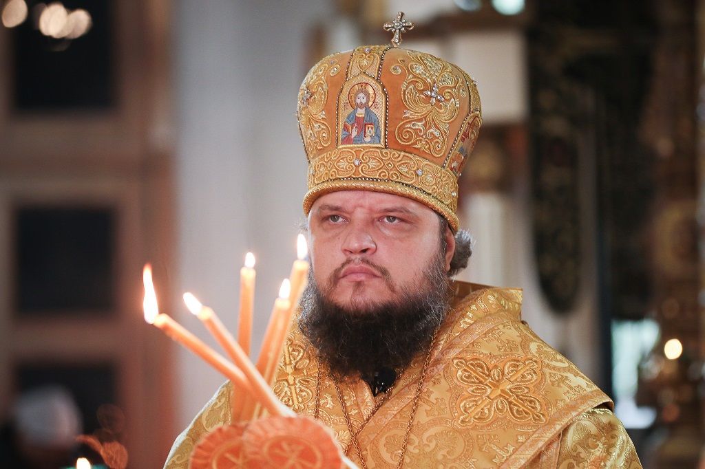 Божественная литургия в Знаменском кафедральном соборе