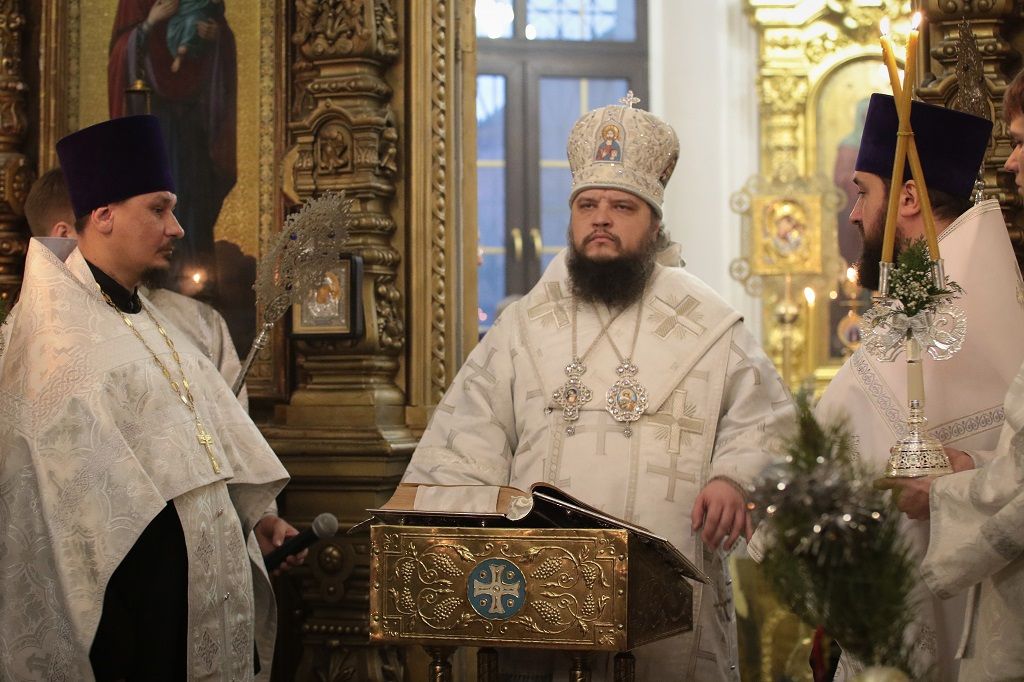 Архипастырь совершил богослужение Великой вечерни