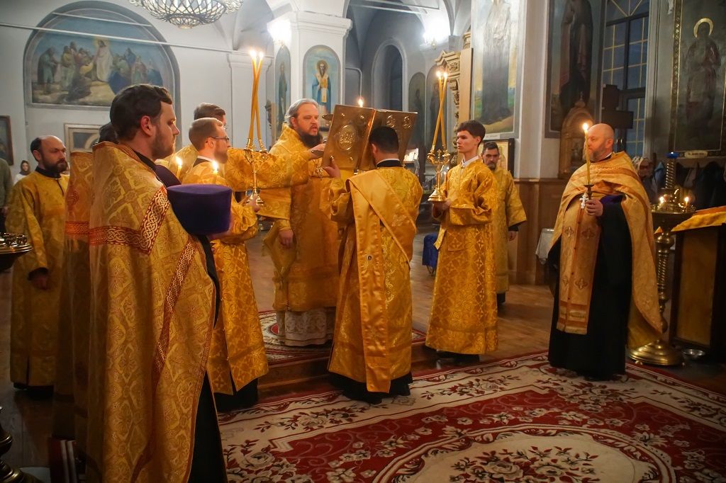 Всенощное бдение в Знаменском кафедральном соборе