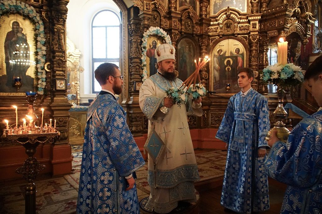 День празднования иконы Пресвятой Богородицы, именуемой «Знамение»