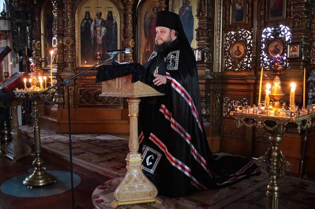 Епископ Сергий совершил утреню с чтением Великого покаянного канона преподобного Андрея Критского