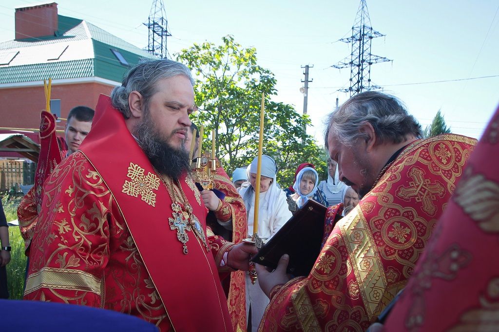 Епископ Сергий совершил Божественную литургию в день отдания праздника Пасхи