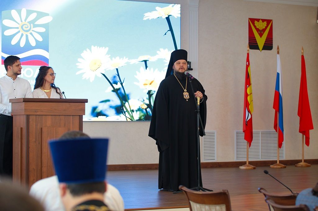 Семейным парам были вручены благодарственные письма