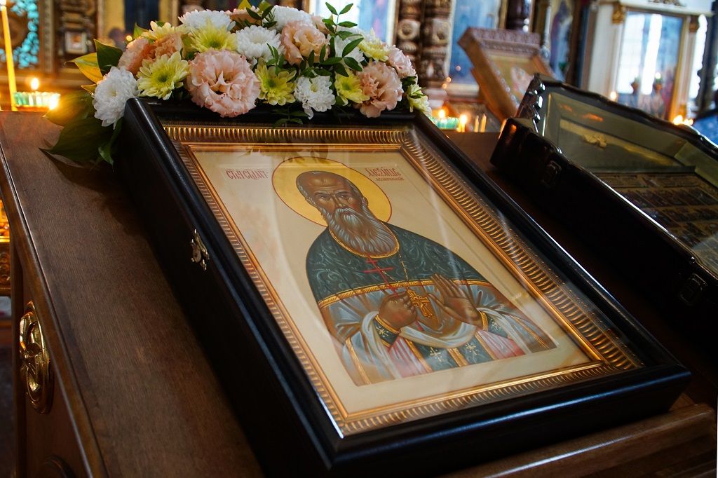 Божественная литургия в Знаменском кафедральном соборе