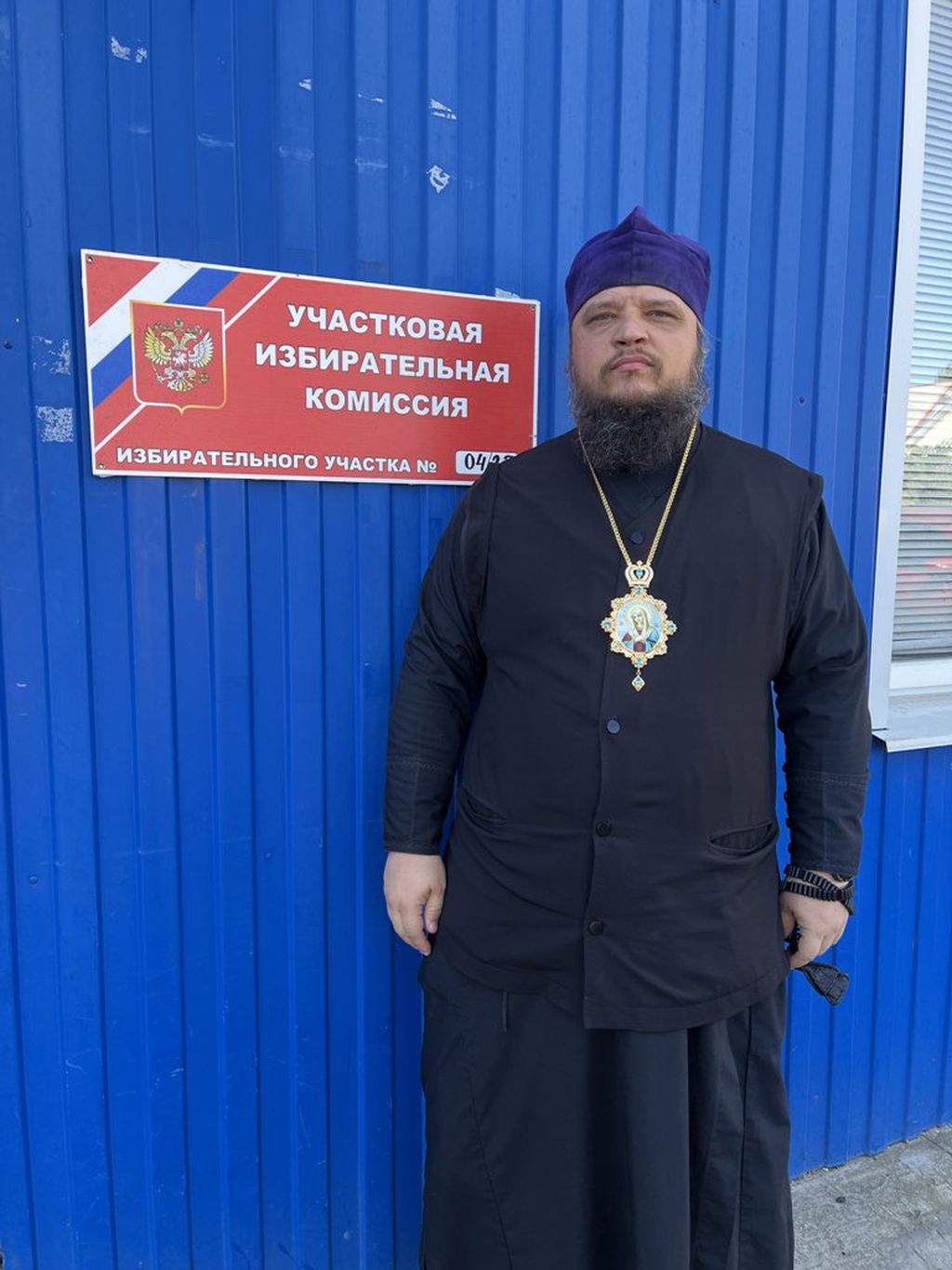 Настоятель Знаменского кафедрального собора принял участие в голосовании на выборах депутатов Воронежской областной Думы