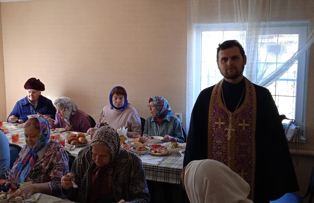 На приходе Знаменского кафедрального собора отметили День пожилого человека