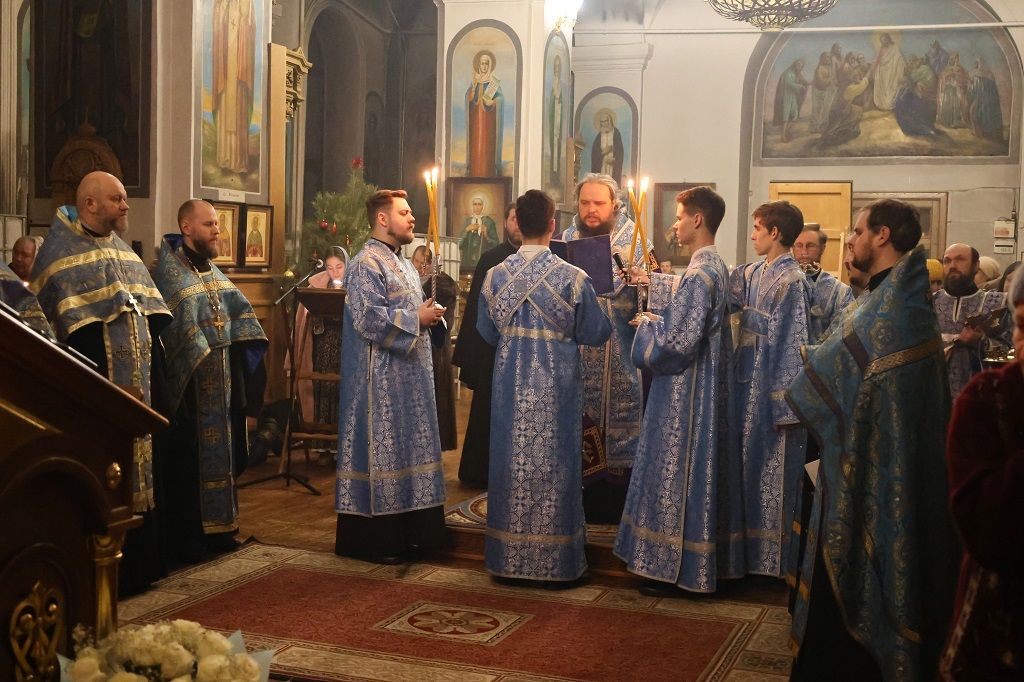 Акафистное пение в кафедральном соборе