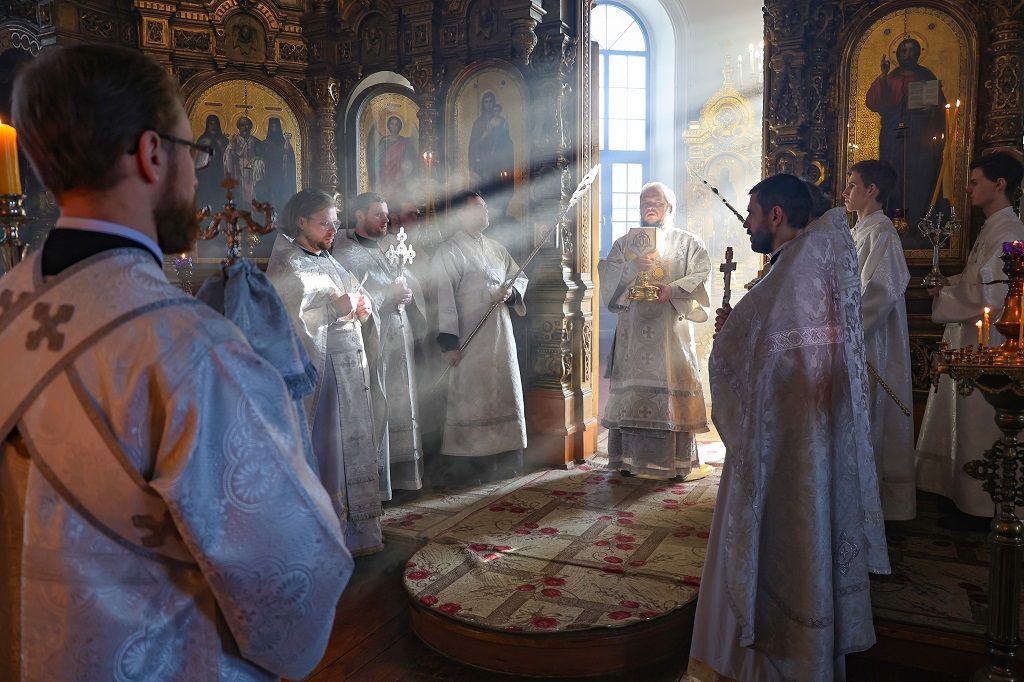 Богослужение в день поминовения усопших второй седмицы Великого поста