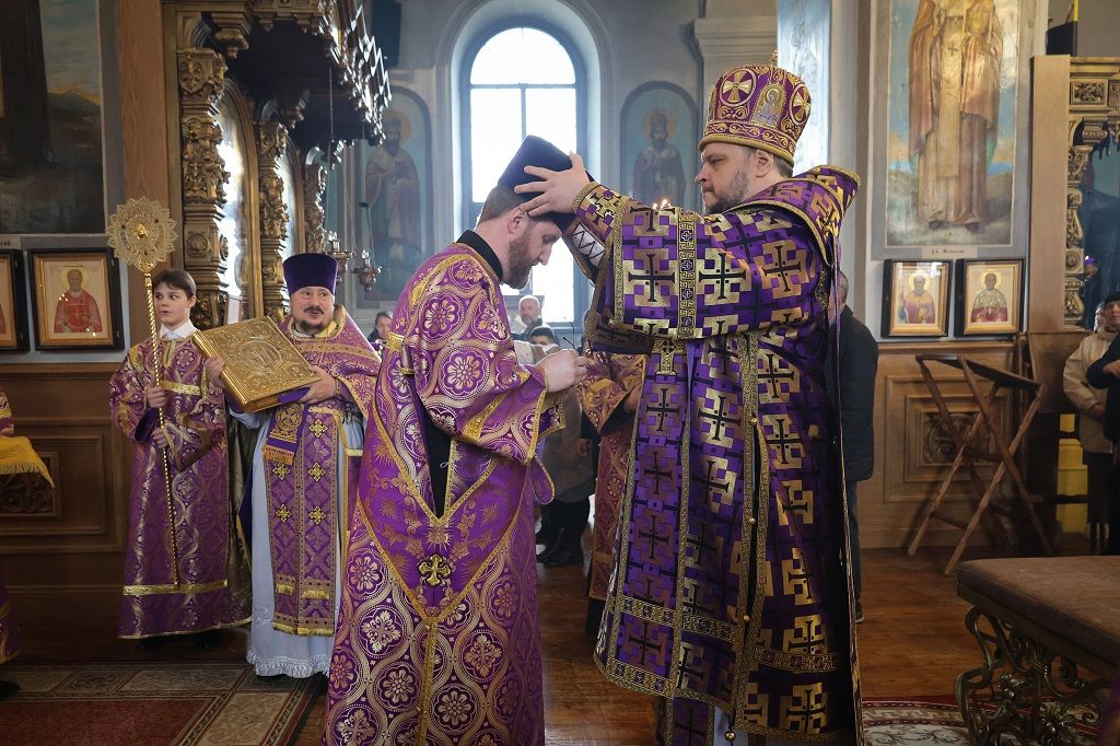 Ключарь Знаменского кафедрального собора удостоился Патриаршей награды