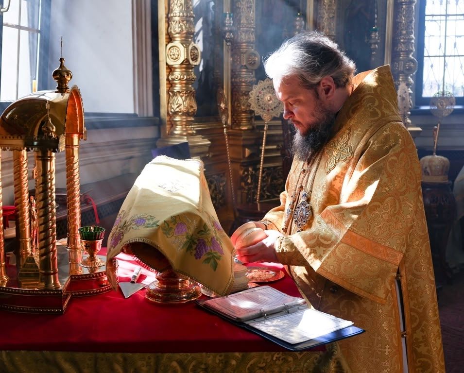Епископ Сергий совершил Божественную литургию в Знаменском кафедральном соборе города Борисоглебска